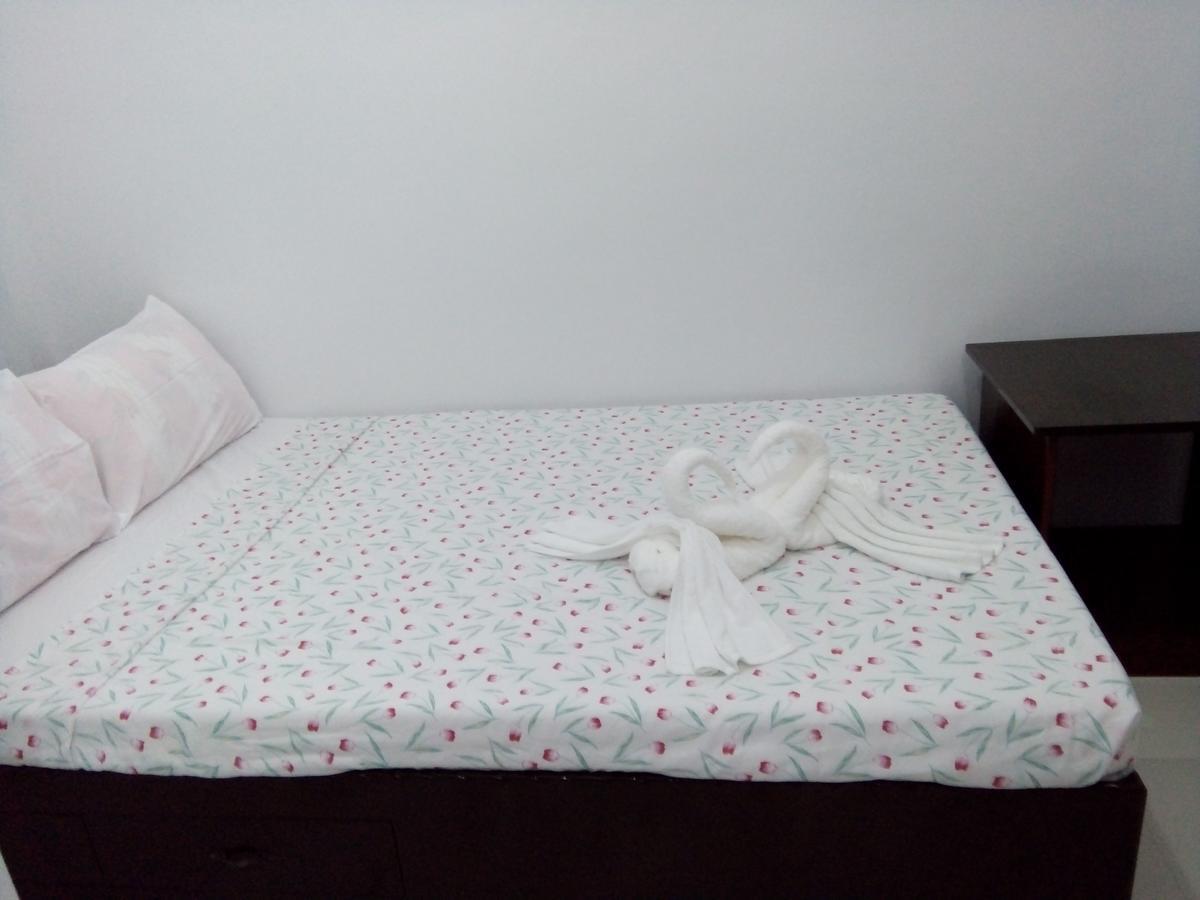 Chelle'S Apartelle - Inn Ель-Нідо Екстер'єр фото
